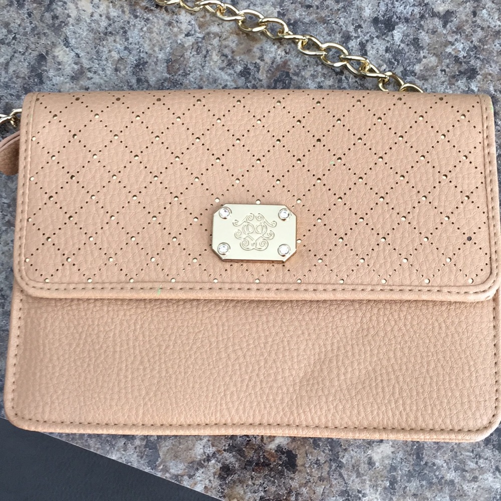 1 satchel!